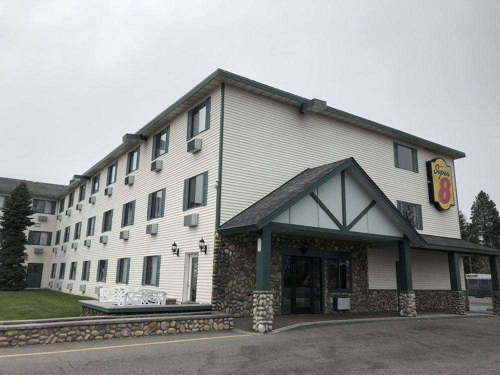 Super 8 By Wyndham Coeur D'Alene Motel Exterior photo